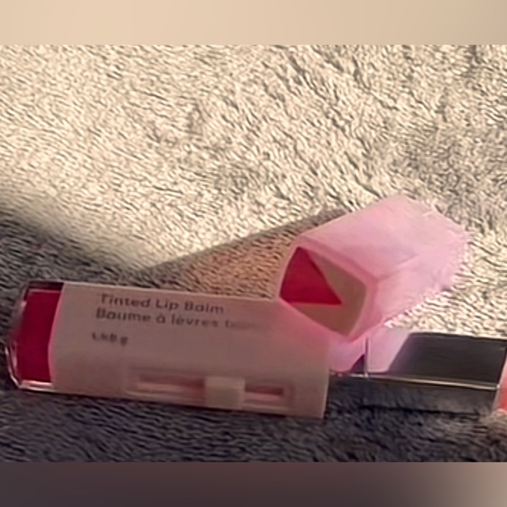 Quo lip balm
